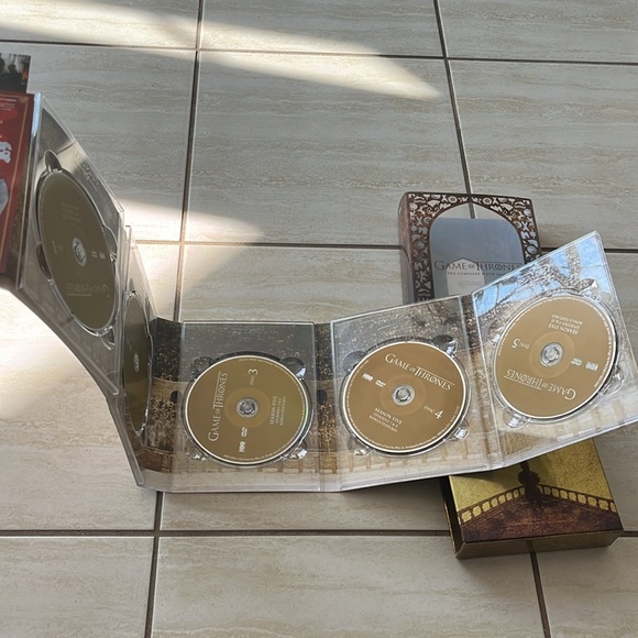 Game of Thrones Season 5 DVDs - Picture 3 of 3